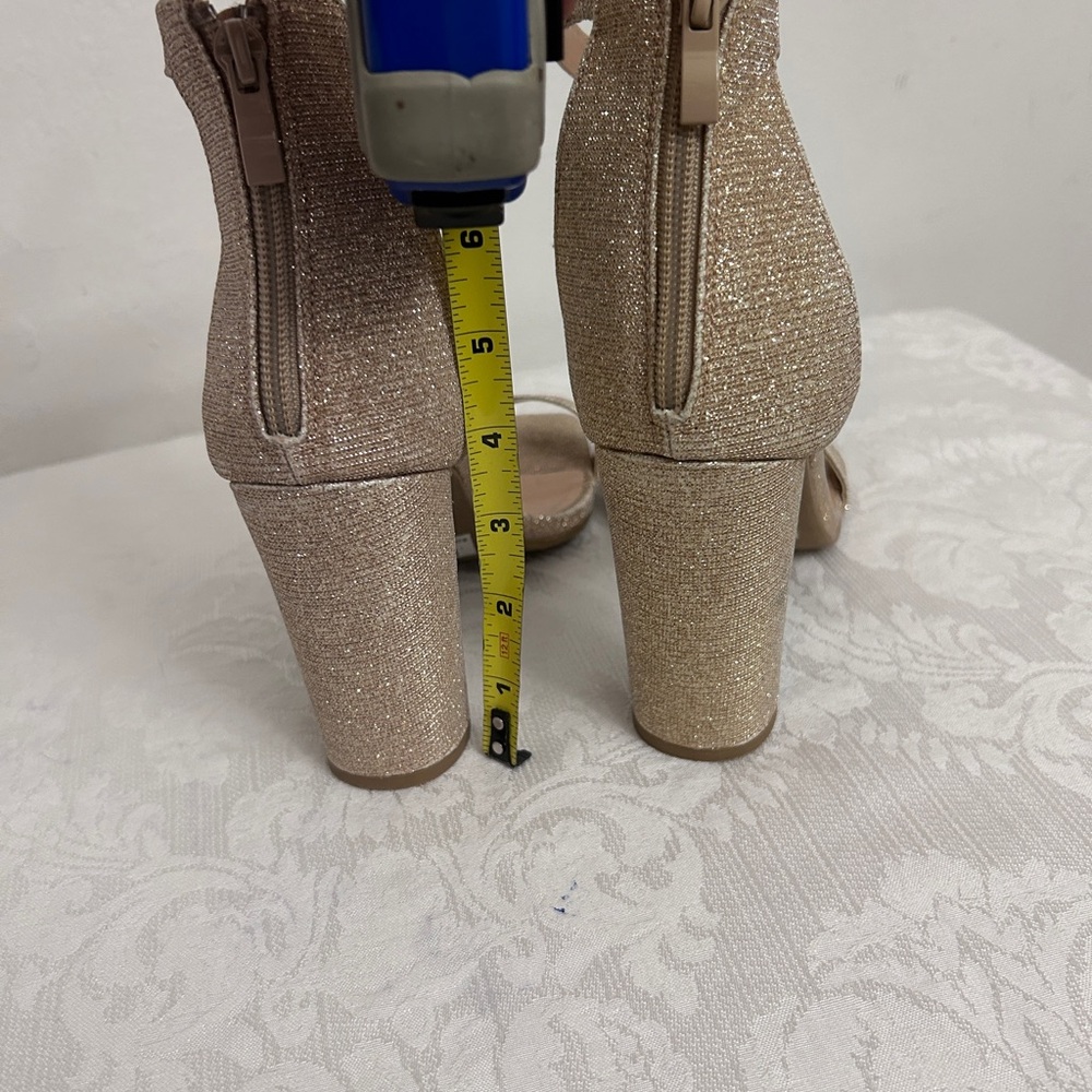 Sparkly Shimmery Gold High Heel Sandals size 9 like new - Picture 3 of 3